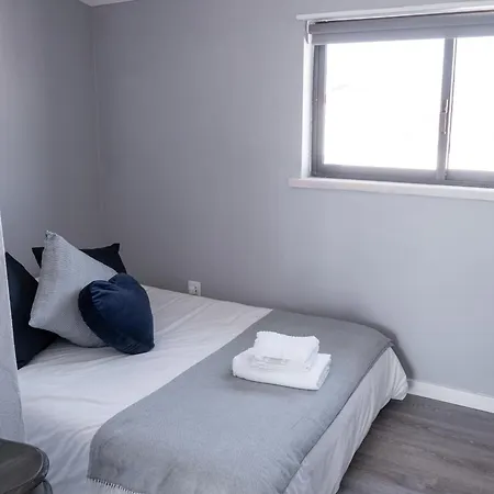 Palmeiras House - 4*